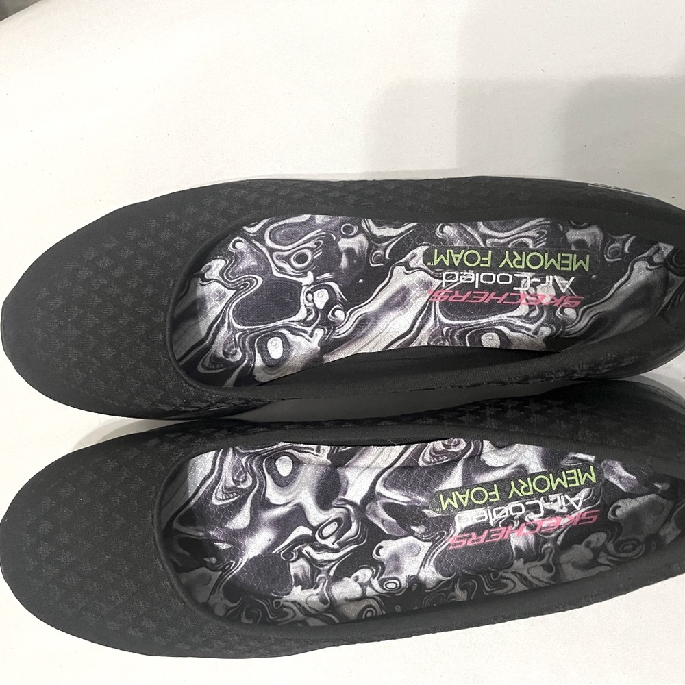 Skechers Shoes - Never worn